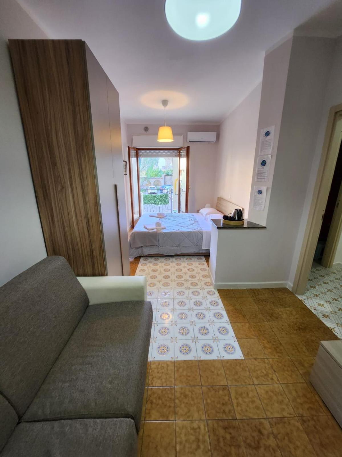 Sorrento'S Holidays Rooms Экстерьер фото